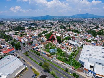 Terreno Comercial en Venta  El Batán Zapopan 2224 m2 con 85m de Frente