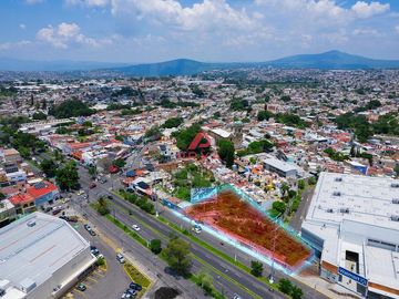 Terreno Comercial en Venta  El Batán Zapopan 2224 m2 con 85m de Frente
