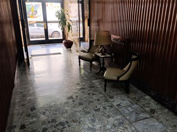 Excelente Piso en Flores