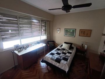 Excelente Piso en Flores