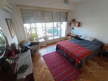 Excelente Piso en Flores