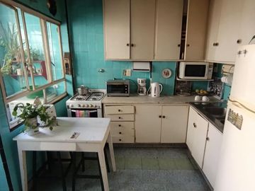 Excelente Piso en Flores