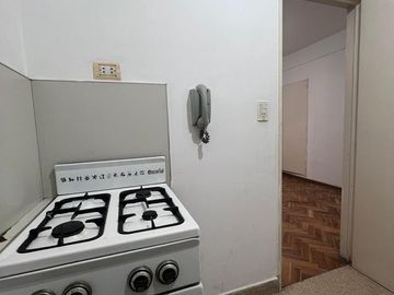 Monoambiente Con Cocina Independiente | Excelente Ubicación