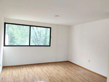Casa en Venta en Ciudad Satélite con Jardín Privado de 80 m² Casa en Venta en Ci