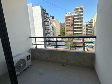 DEPARTAMETO DIVISIBLE CON BALCON Y AMENITIES.
