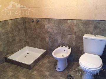 Alquiler Monoambiente amplio 2° piso c/balcón terraza -  España al 200 -Avellaneda