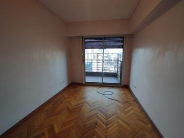 3 AMBIENTES CFTE BALCON - COCHERA Y BAULERA - 63 m2
