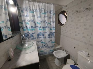 3 AMBIENTES CFTE BALCON - COCHERA Y BAULERA - 63 m2