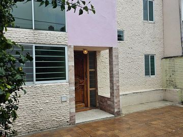 Casa ubicadísima en Venta Floresta Coyoacán