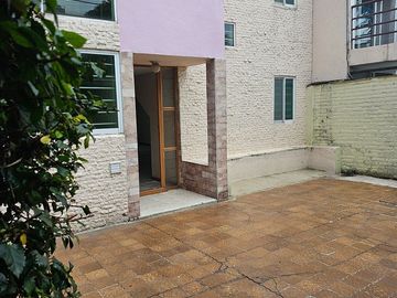 Casa ubicadísima en Venta Floresta Coyoacán