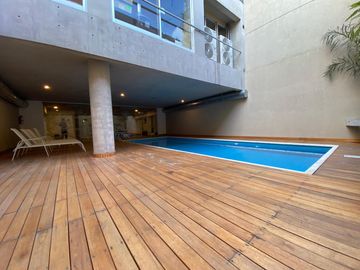 Venta: Hermosa oficina o vivienda de 72m2 sobre Av. Libertador! Piscina Gimnasio Parrilla