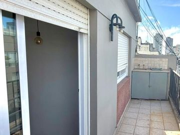 Departamento 2 Amb con balcon  en Recoleta