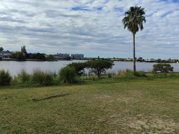 LOTE PREMIUM AL LAGO EN LA ISLA – NORDELTA
