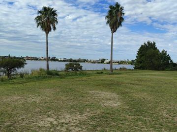 LOTE PREMIUM AL LAGO EN LA ISLA – NORDELTA