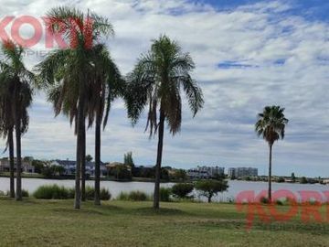 LOTE PREMIUM AL LAGO EN LA ISLA – NORDELTA