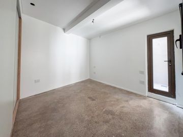 Casa única pasillo, 3 dormitorios, estrenar, patio, radiadores, dormitorio suite, Centro