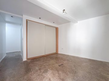 Casa única pasillo, 3 dormitorios, estrenar, patio, radiadores, dormitorio suite, Centro