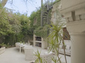 Venta de exclusiva residencia Art Nouveau de 4 dormitorios en Av. Melián- Belgrano R