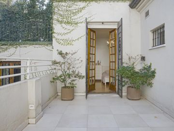 Venta de exclusiva residencia Art Nouveau de 4 dormitorios en Av. Melián- Belgrano R