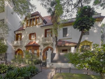 Venta de exclusiva residencia Art Nouveau de 4 dormitorios en Av. Melián- Belgrano R