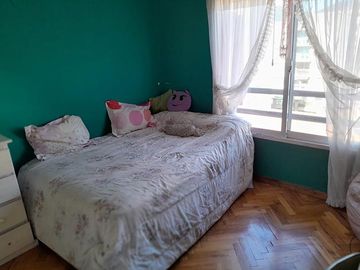 Lindísimo y amplio departamento muy bien ubicado