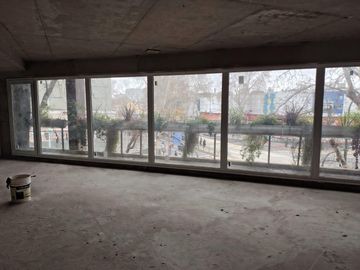 Excelente Oficina en  Edificio Qiub
