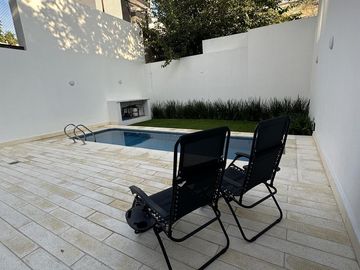 VENTA 2AMB CON BALCON Y AMENITIES EN FLORES.