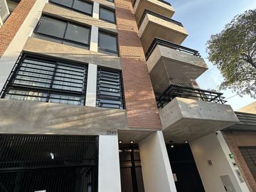 VENTA 2AMB CON BALCON Y AMENITIES EN FLORES.