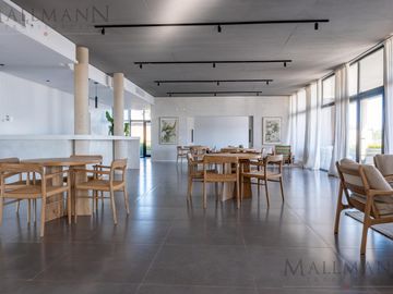 Venta Casa 4 Dorms en Suite en Los Cardos