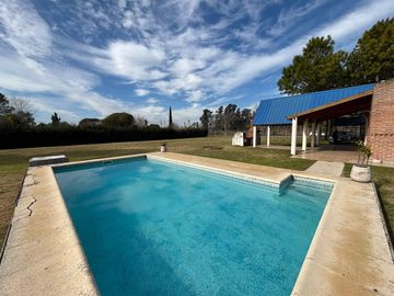 Quinta - venta - 20 de Junio - amplio lote - pileta - galeria