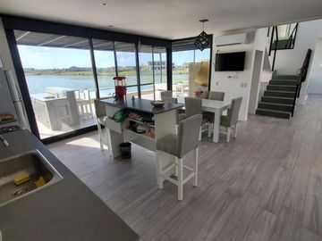 Alquiler Casa en San Sebastian Area 7 Cod 540