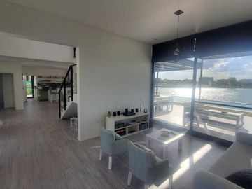 Alquiler Casa en San Sebastian Area 7 Cod 540
