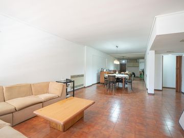 Departamento en Flores - semipiso 200 m2 - cochera