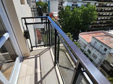 Departamento en alquiler por 24 meses.2 ambientes Belgrano y Mitre. Externo. Balcon