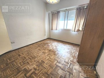 Departamento en alquiler por 24 meses.2 ambientes Belgrano y Mitre. Externo. Balcon