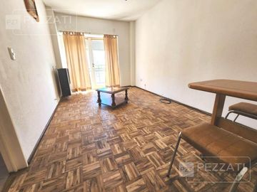 Departamento en alquiler por 24 meses.2 ambientes Belgrano y Mitre. Externo. Balcon