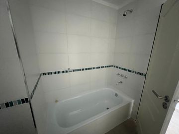 Semipiso de tres ambientes a estrenar en Venta en Wilde