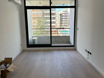 DEPARTAMETO DIVISIBLE CON BALCON Y AMENITIES.