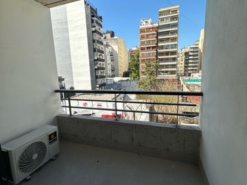 DEPARTAMETO DIVISIBLE CON BALCON Y AMENITIES.