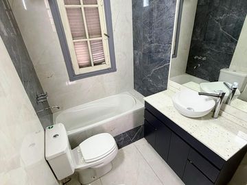 Venta PH 5 Ambientes en Flores