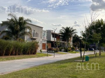Terreno en venta en  Brisas de Adrogué