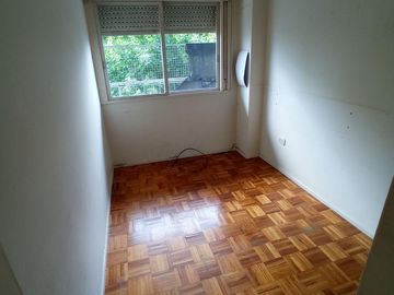 Departamento en ALQUILER  AMOBLADO en Flores capital federal con patio
