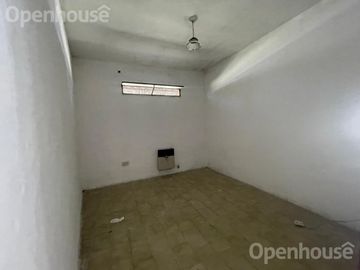 VENTA CASA 4AMB OPORTUNIDAD DE INVERSION!!