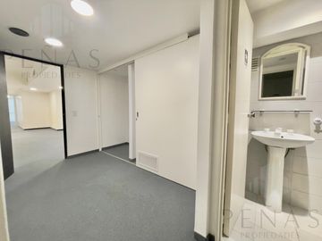 Oficina  impecable  de 120 m2 Edificio Corporativo AAA  en Monserrat - 1 cocheras