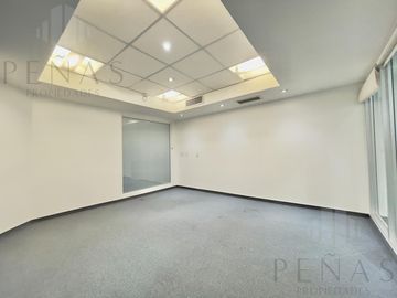 Oficina  impecable  de 120 m2 Edificio Corporativo AAA  en Monserrat - 1 cocheras
