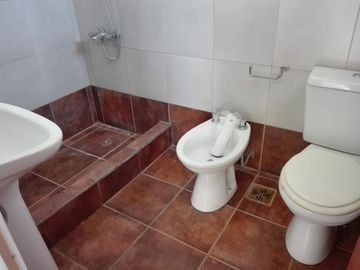 Monoambiente en un segundo piso por escalera