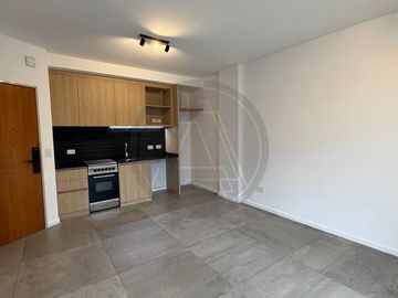 Departamento 2 ambientes con balcón y cochera cubierta fija en alquiler - Saavedra
