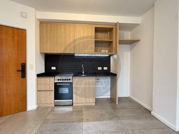 Departamento 2 ambientes con balcón y cochera cubierta fija en alquiler - Saavedra