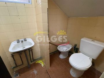 Alquiler Galpón/Local 400M²  en Villa Luzuriaga  Con entrada por 2 calles. Excelente Ubicación