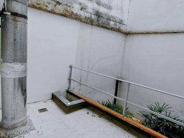 BAJAS EXPENSAS - Hermosa Oficina con Patio - Luminosa y Moderna - Inmejorable Ubicación